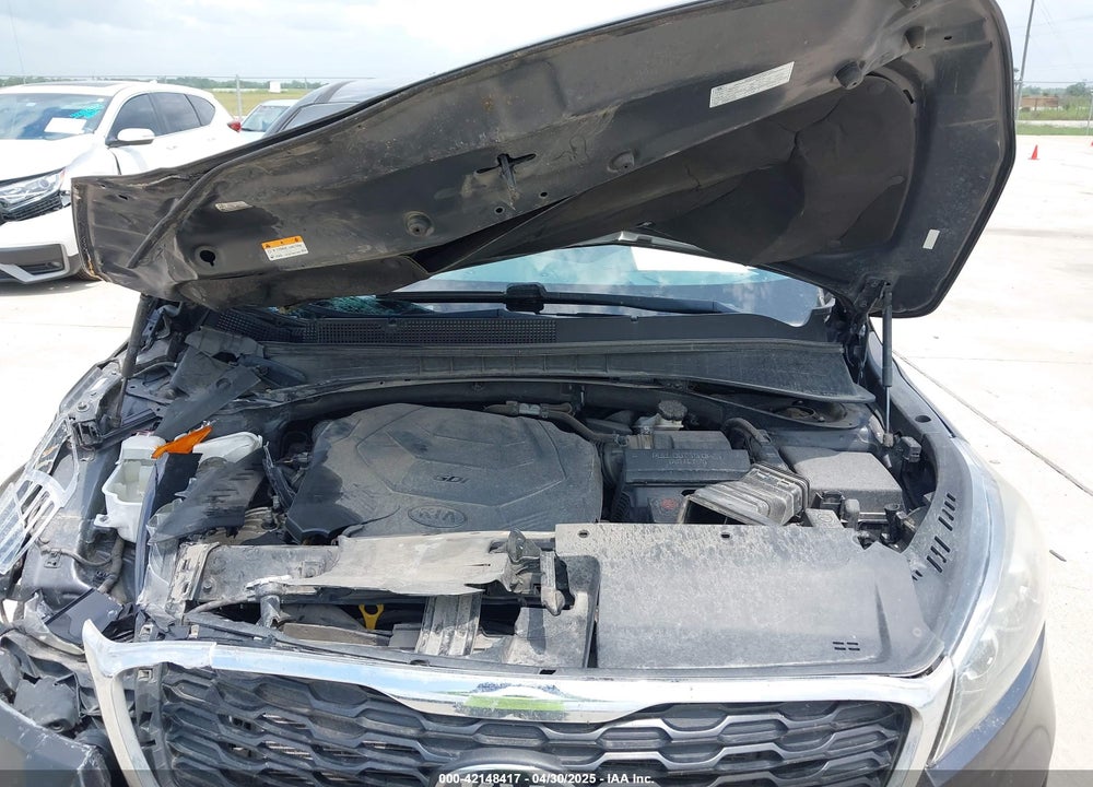 2019 KIA SORENTO 3.3L LX VIN: 5XYPG4A51KG441192