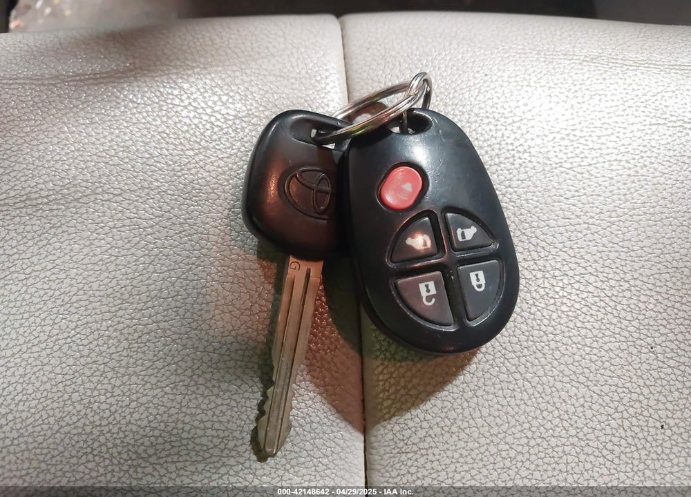 2012 TOYOTA SIENNA LE V6 8 PASSENGER VIN: 5TDKK3DC3CS245840