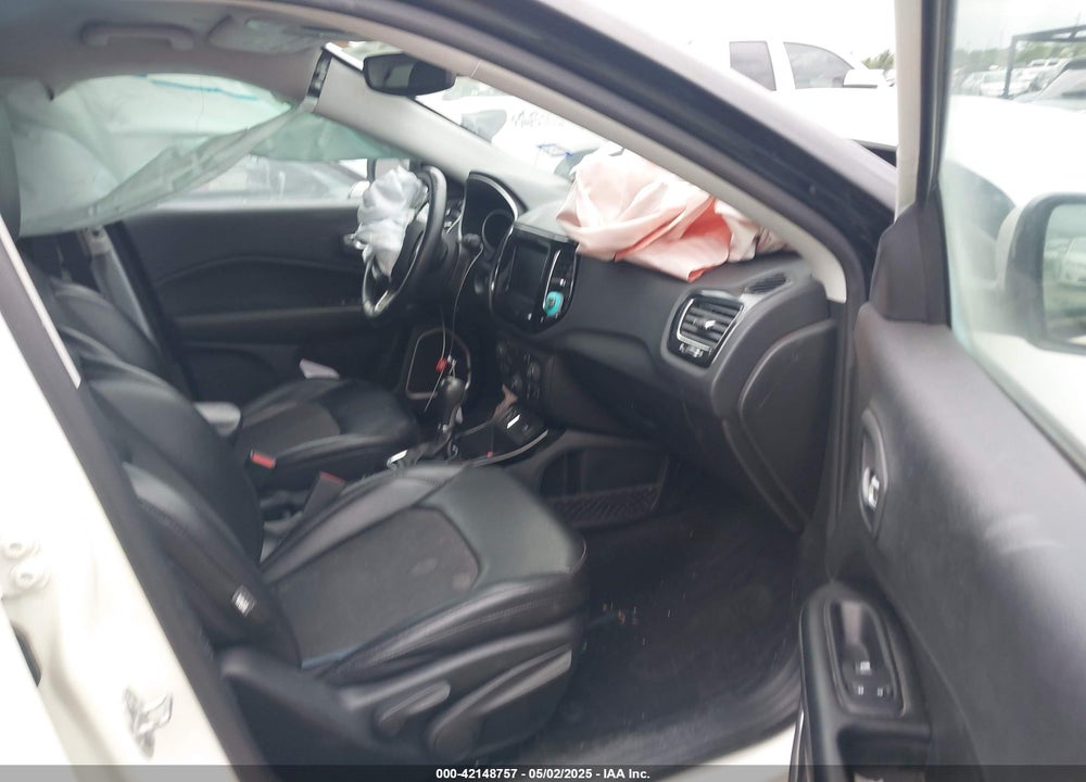 2019 JEEP COMPASS VIN: 3C4NJCBB5KT615720