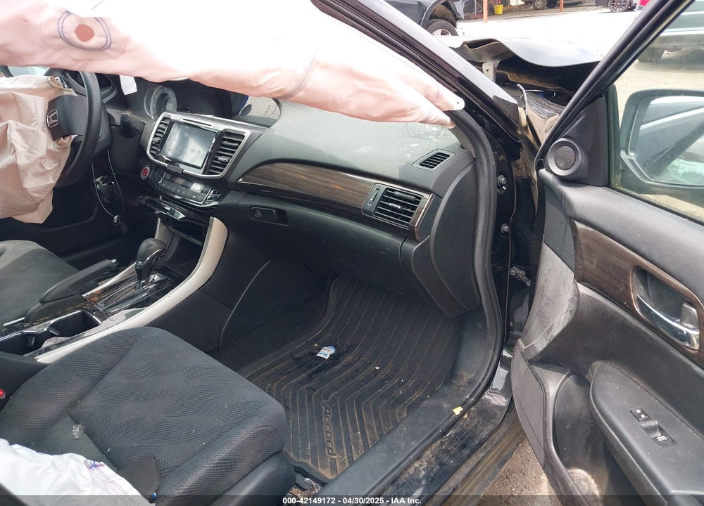 2017 HONDA ACCORD VIN: 1HGCR2F00HA147867