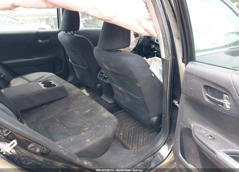 2017 HONDA ACCORD VIN: 1HGCR2F00HA147867