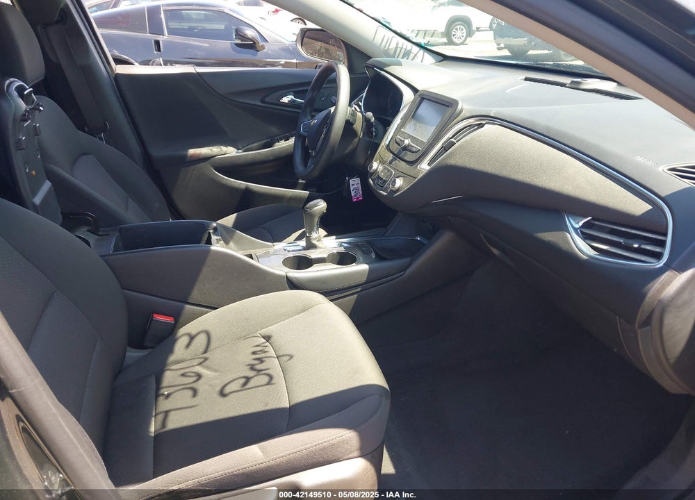 2018 CHEVROLET MALIBU VIN: 1G1ZD5ST3JF212768