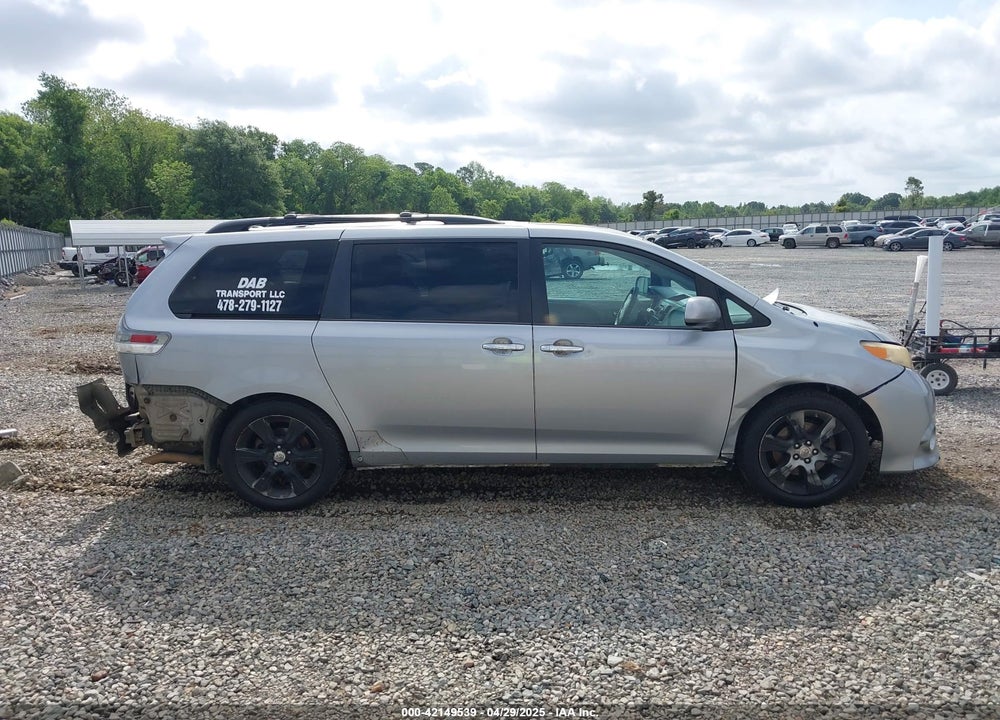 2013 TOYOTA SIENNA SE 8 PASSENGER VIN: 5TDXK3DC1DS290542