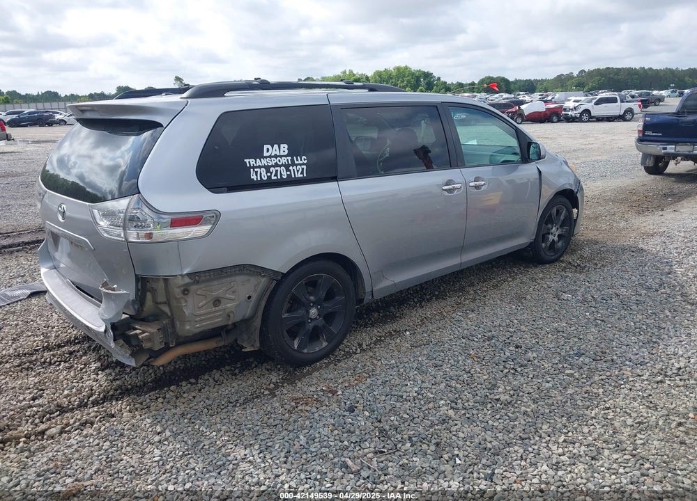 2013 TOYOTA SIENNA SE 8 PASSENGER VIN: 5TDXK3DC1DS290542