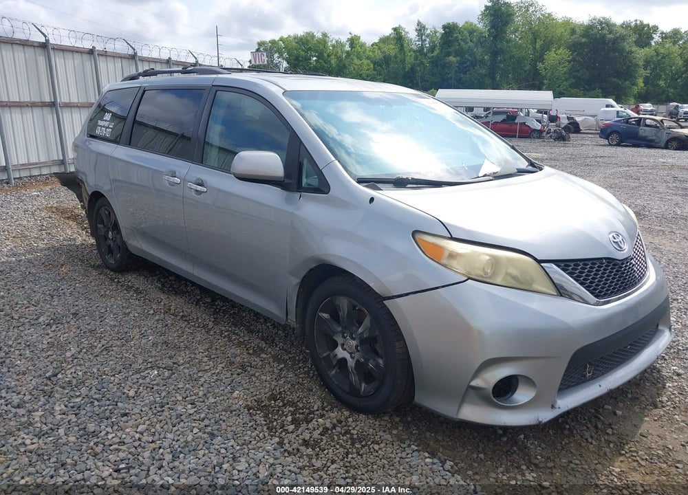 2013 TOYOTA SIENNA SE 8 PASSENGER VIN: 5TDXK3DC1DS290542
