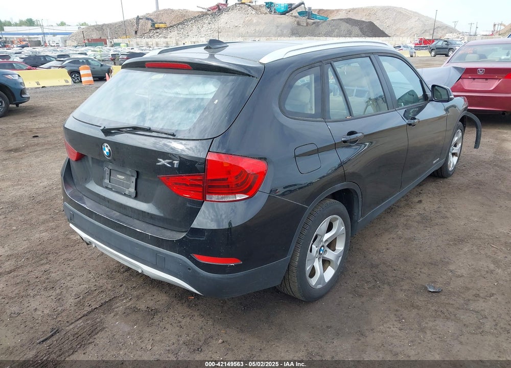 2015 BMW X1 VIN: WBAVM1C56FV316602