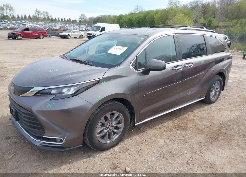 2024 TOYOTA SIENNA XLE VIN: 5TDYSKFC5RS139626