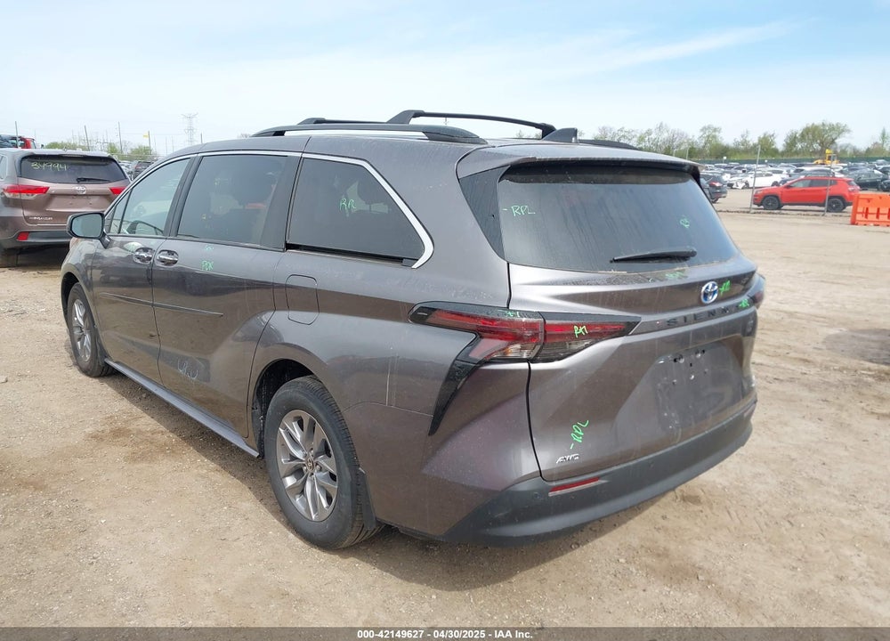 2024 TOYOTA SIENNA XLE VIN: 5TDYSKFC5RS139626