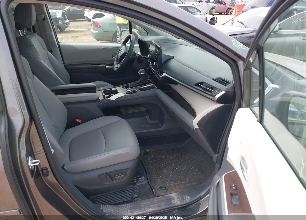 2024 TOYOTA SIENNA XLE VIN: 5TDYSKFC5RS139626