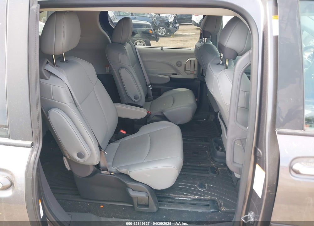 2024 TOYOTA SIENNA XLE VIN: 5TDYSKFC5RS139626