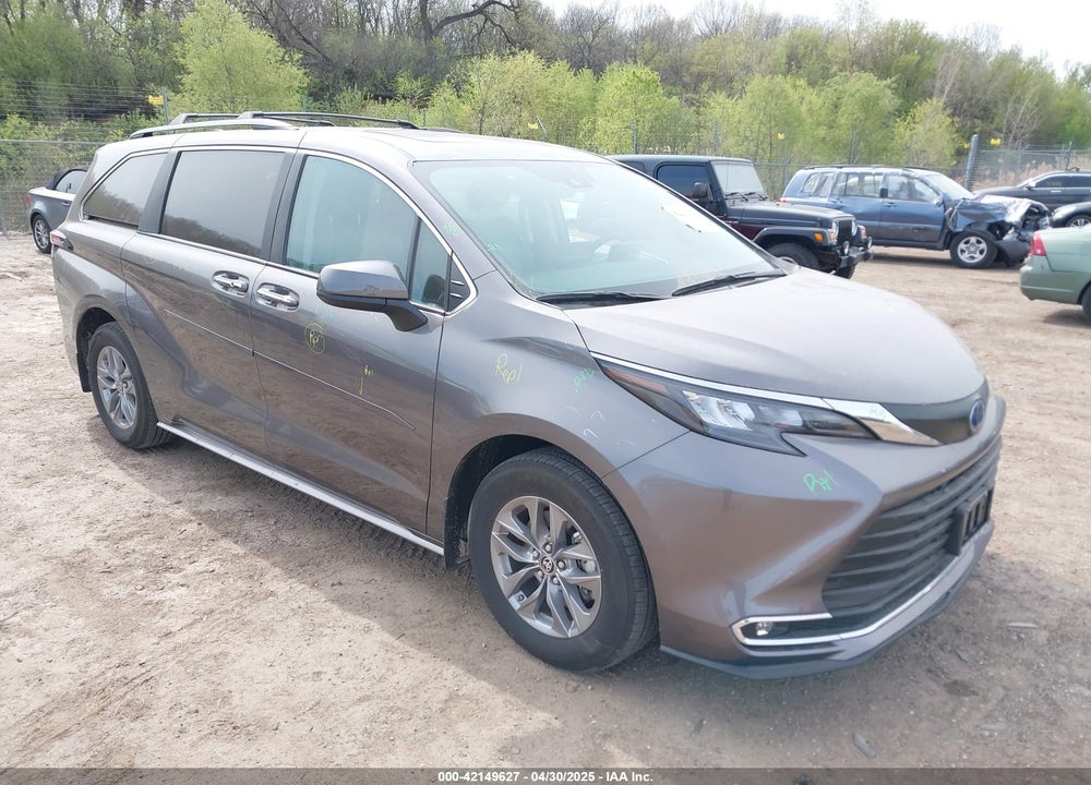 2024 TOYOTA SIENNA XLE VIN: 5TDYSKFC5RS139626