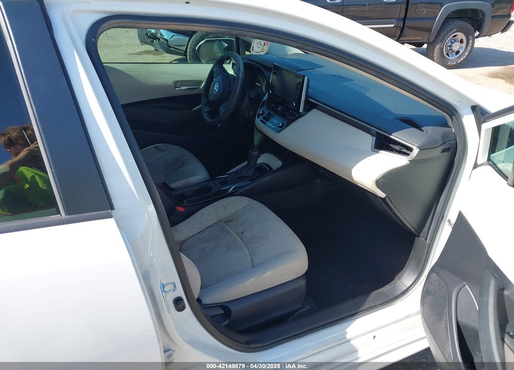 2021 TOYOTA COROLLA LE VIN: 5YFEPMAE8MP195523