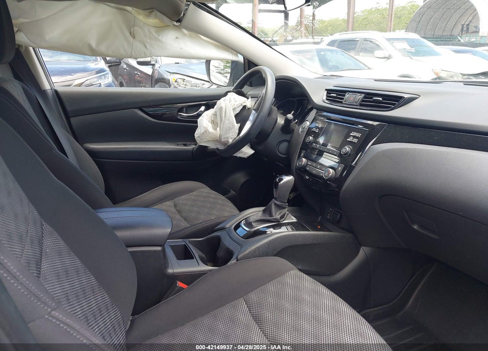 2017 NISSAN ROGUE SPORT VIN: JN1BJ1CP2HW013252