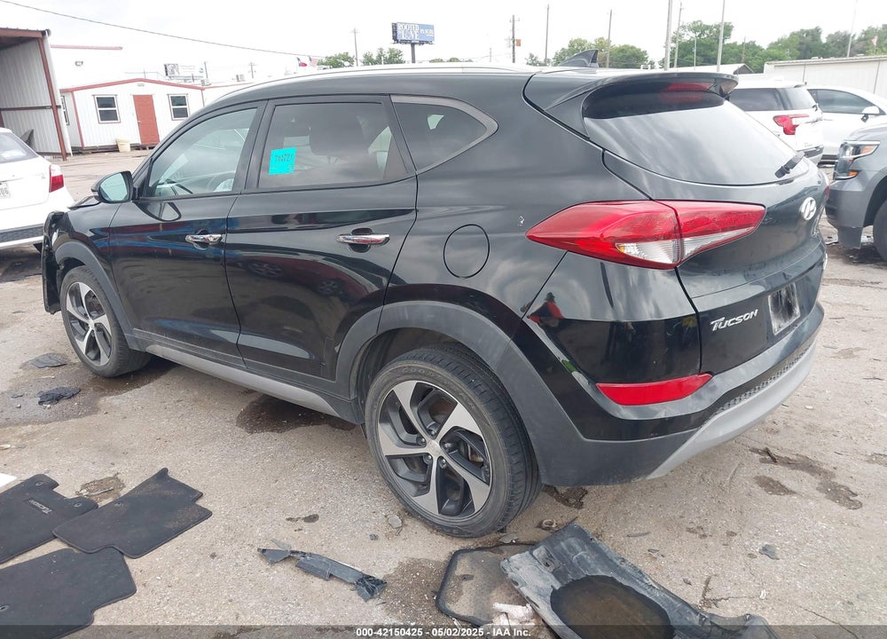2017 HYUNDAI TUCSON VIN: KM8J33A2XHU326420