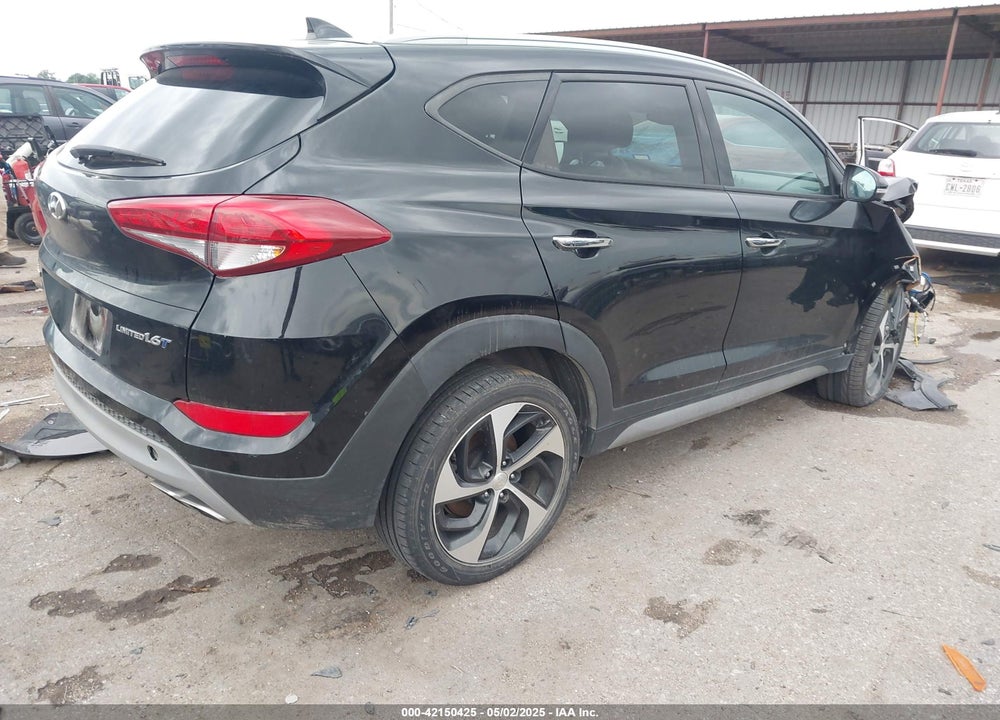 2017 HYUNDAI TUCSON VIN: KM8J33A2XHU326420