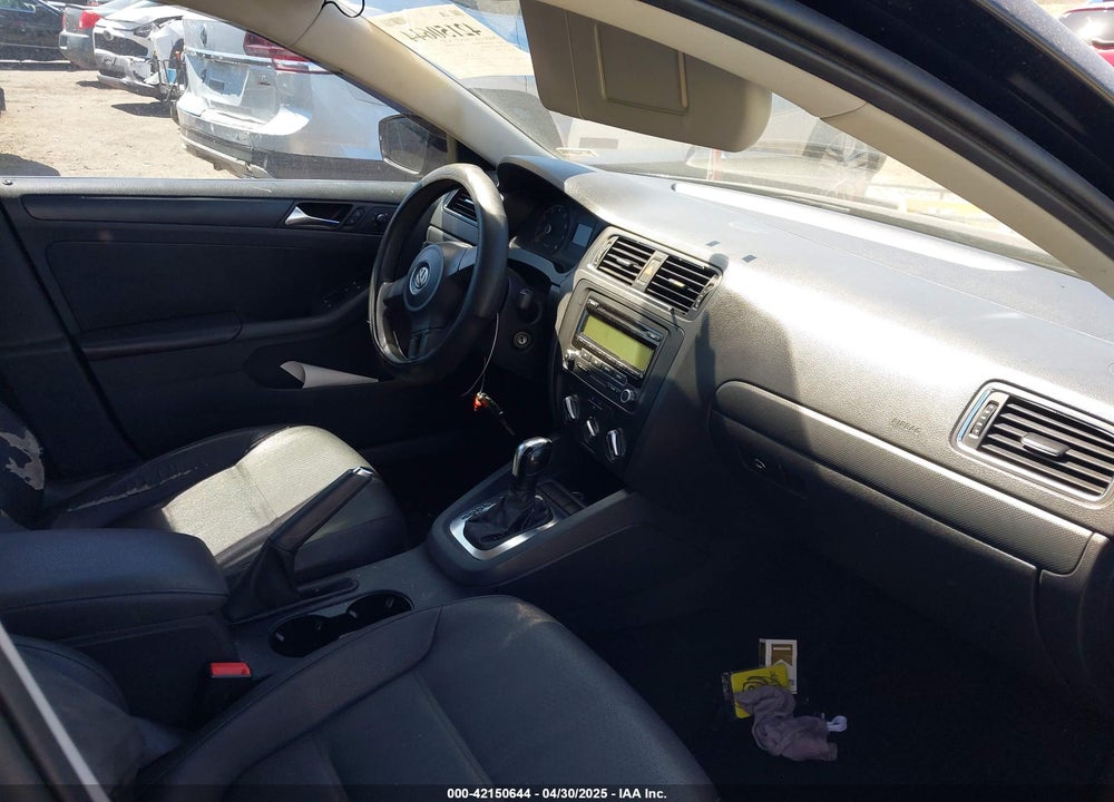 2011 VOLKSWAGEN JETTA 2.5L SE VIN: 3VWDZ7AJ1BM324787