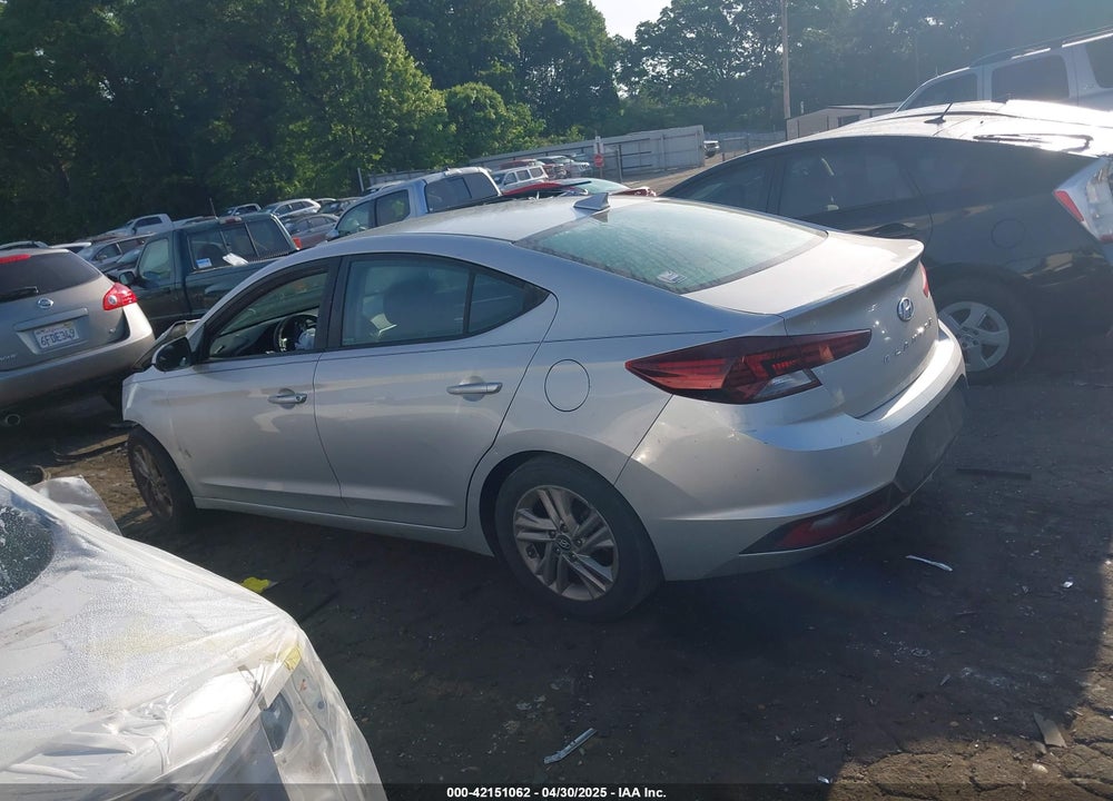 2019 HYUNDAI ELANTRA VIN: 5NPD84LF2KH441569