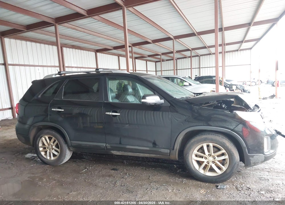 2014 KIA SORENTO LX VIN: 5XYKT4A61EG453538