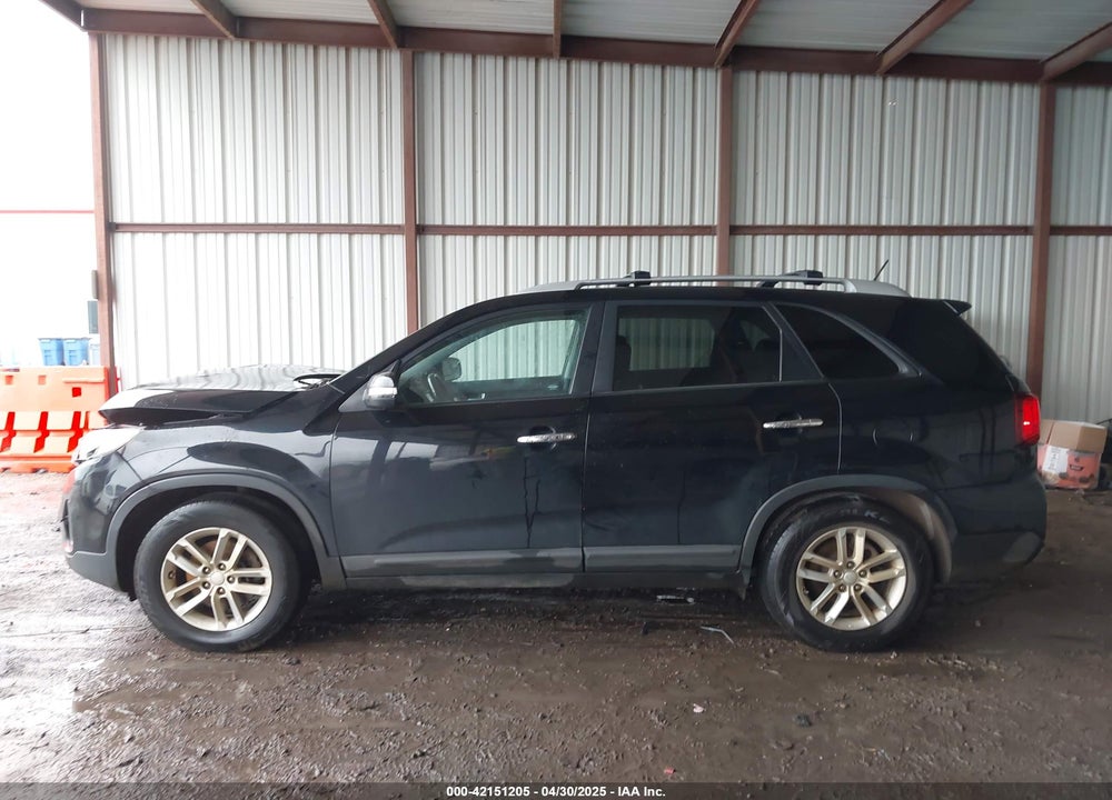 2014 KIA SORENTO LX VIN: 5XYKT4A61EG453538
