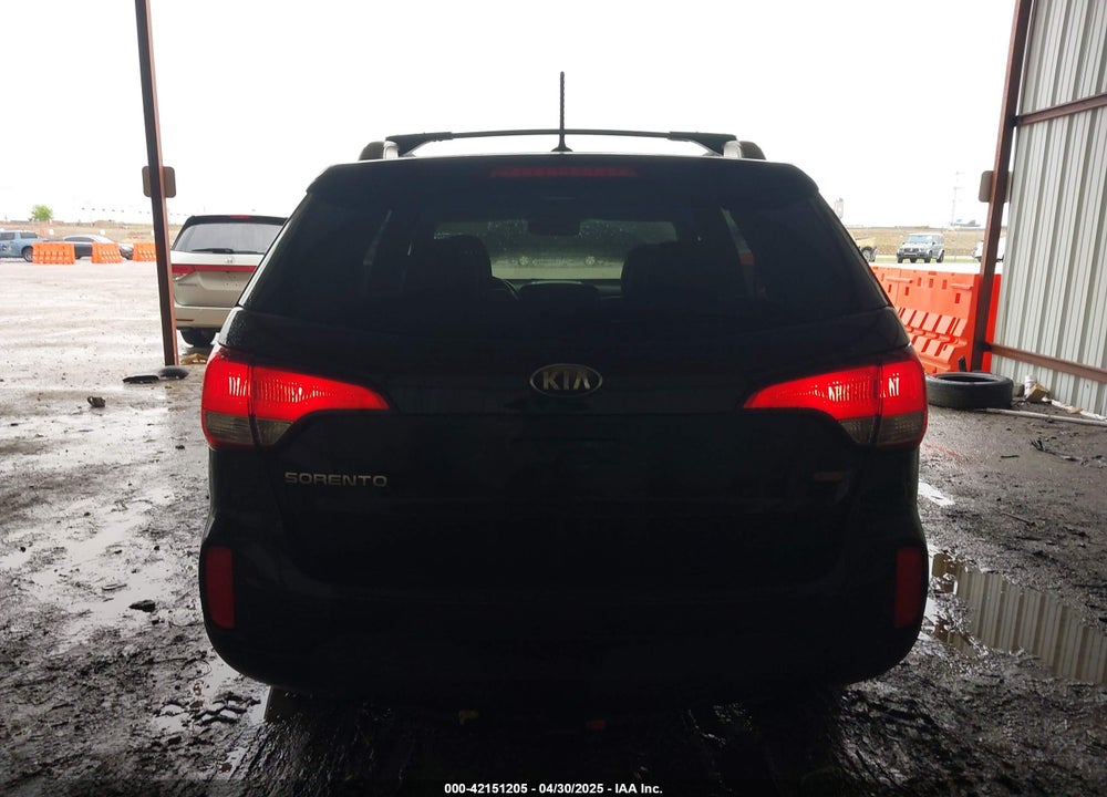2014 KIA SORENTO LX VIN: 5XYKT4A61EG453538