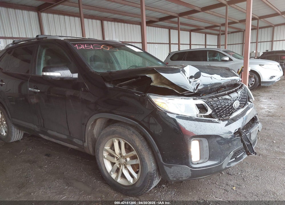 2014 KIA SORENTO LX VIN: 5XYKT4A61EG453538