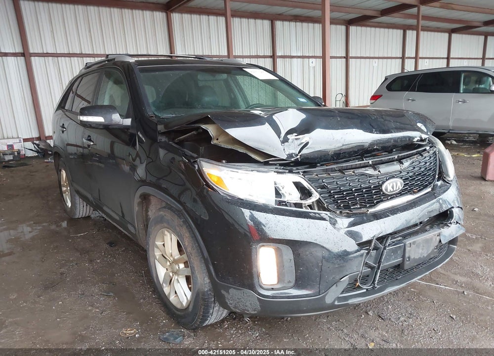 2014 KIA SORENTO LX VIN: 5XYKT4A61EG453538