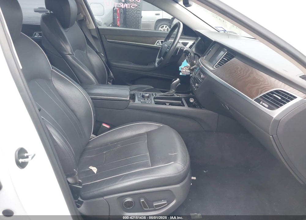 2017 GENESIS G80 VIN: KMHGN4JE3HU212182