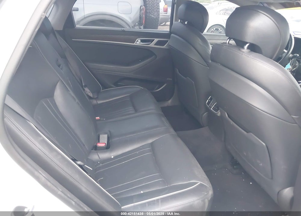 2017 GENESIS G80 VIN: KMHGN4JE3HU212182