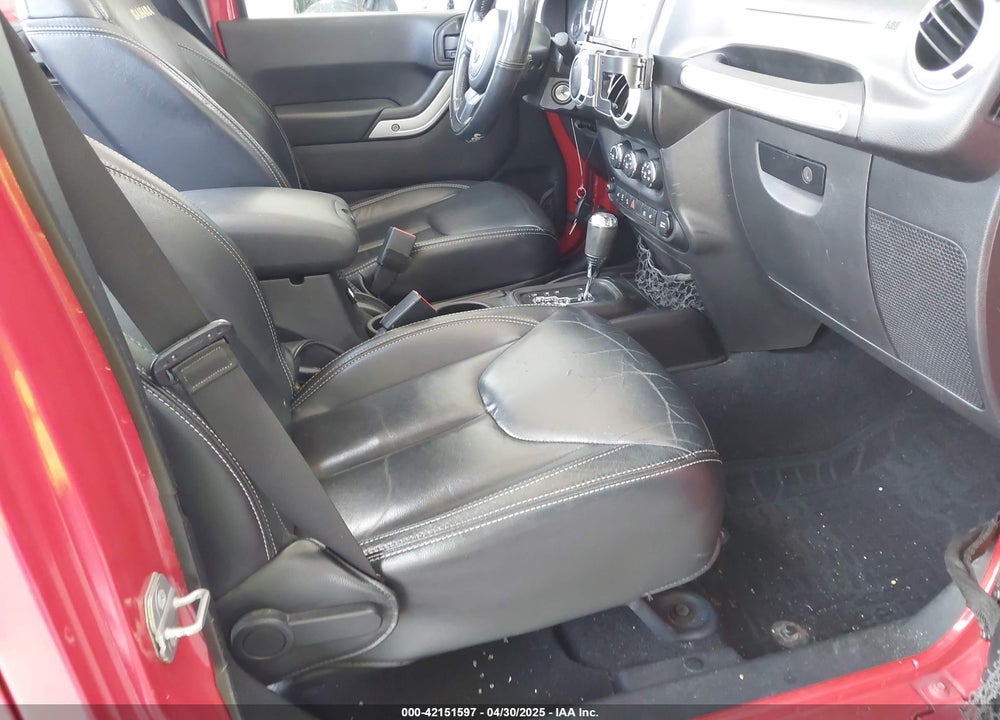 2014 JEEP WRANGLER UNLIMITED SAHARA VIN: 1C4BJWEGXEL179054