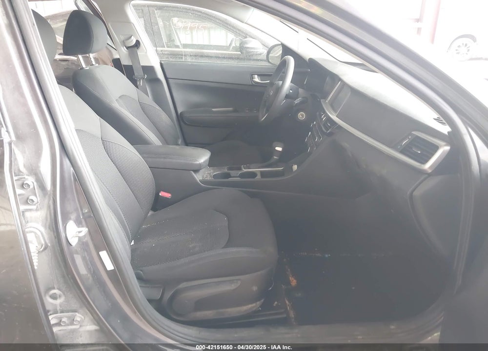 2019 KIA OPTIMA VIN: 5XXGT4L37KG293349