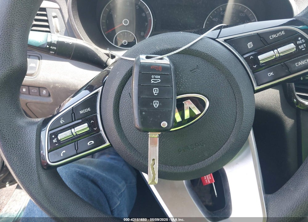2019 KIA OPTIMA VIN: 5XXGT4L37KG293349