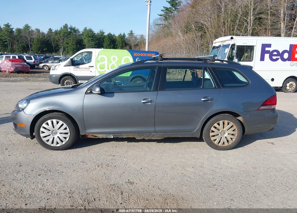 2010 VOLKSWAGEN JETTA VIN: 3VWKZ7AJ0AM667497