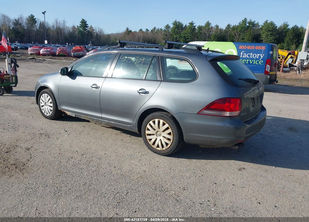 2010 VOLKSWAGEN JETTA VIN: 3VWKZ7AJ0AM667497