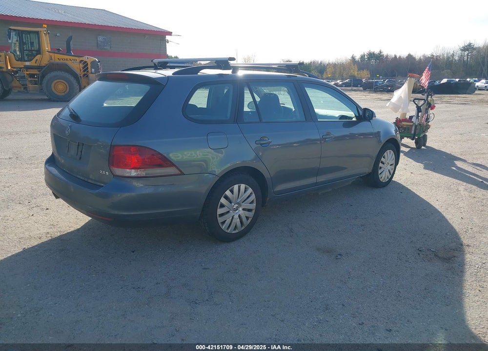 2010 VOLKSWAGEN JETTA VIN: 3VWKZ7AJ0AM667497