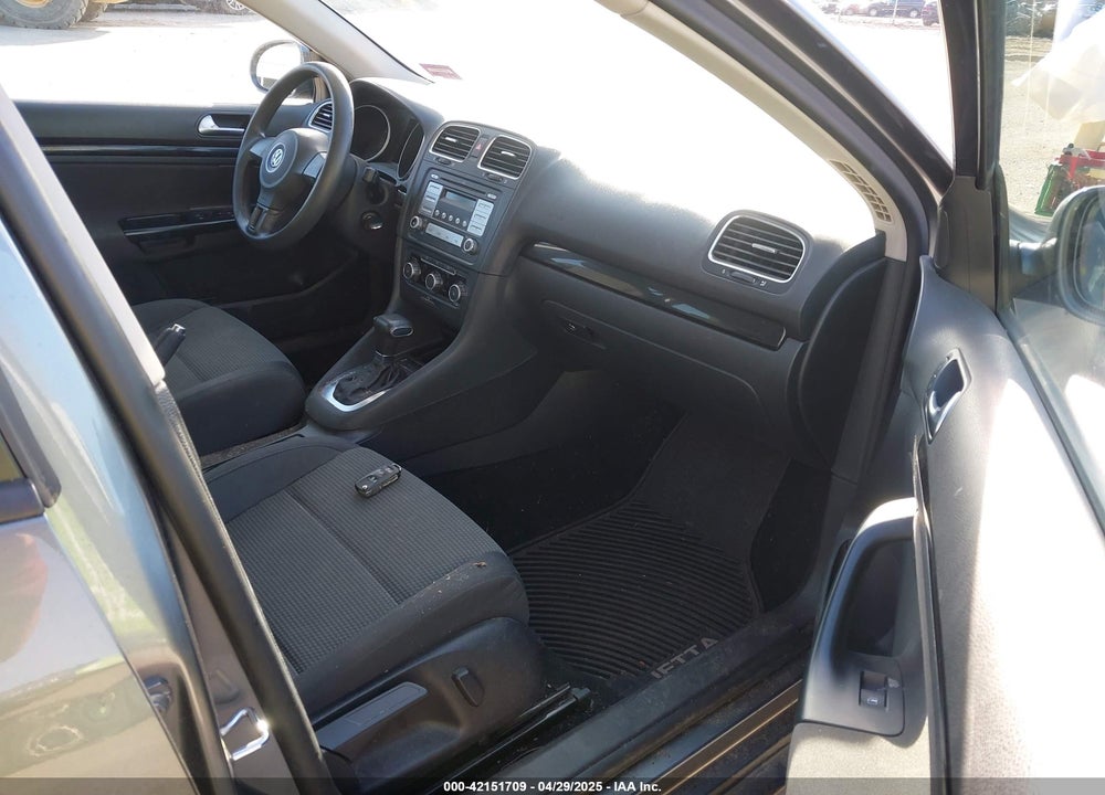 2010 VOLKSWAGEN JETTA VIN: 3VWKZ7AJ0AM667497