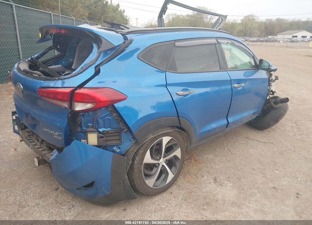 2016 HYUNDAI TUCSON LIMITED VIN: KM8J3CA24GU154447