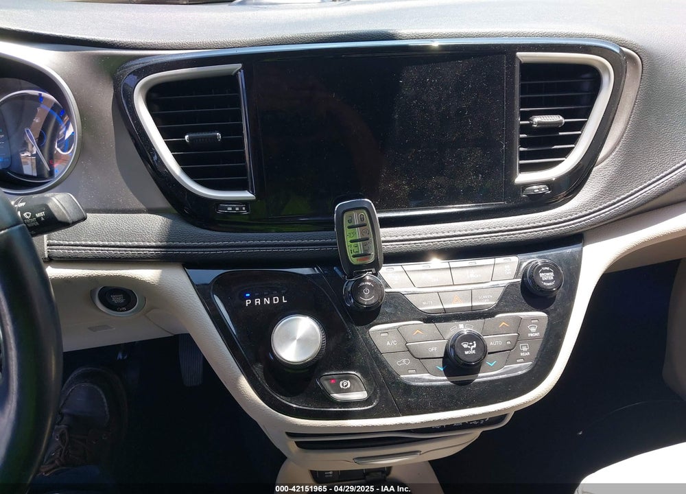 2021 CHRYSLER PACIFICA HYBRID TOURING L VIN: 2C4RC1L71MR599631