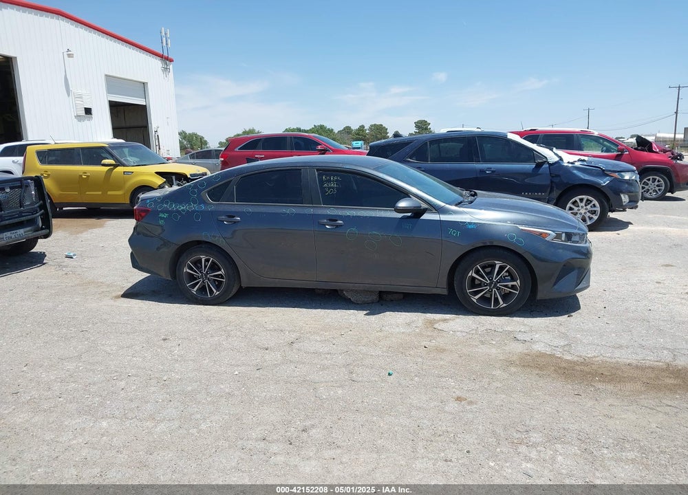 2023 KIA FORTE LXS VIN: 3KPF24AD8PE597588