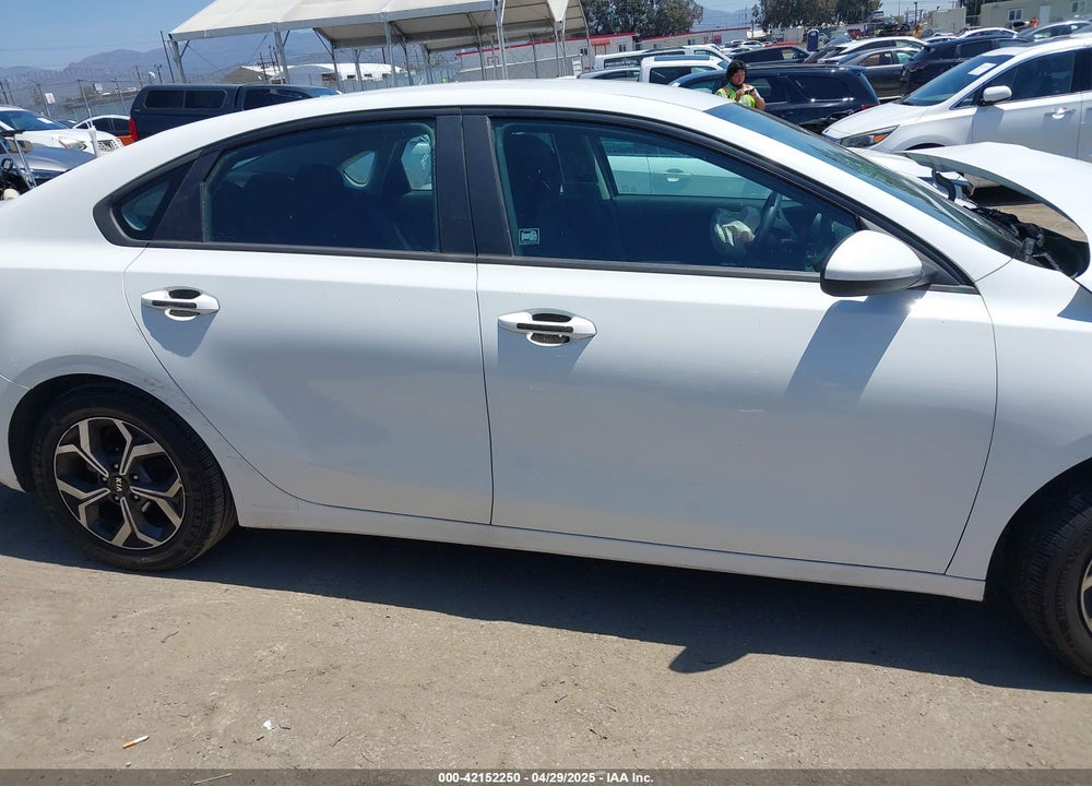 2021 KIA FORTE VIN: 3KPF24AD1ME309812
