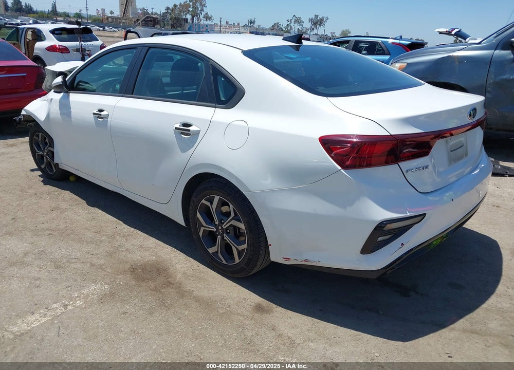 2021 KIA FORTE VIN: 3KPF24AD1ME309812