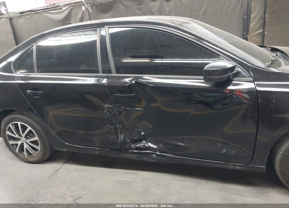 2016 VOLKSWAGEN JETTA VIN: 3VWD67AJ9GM261972