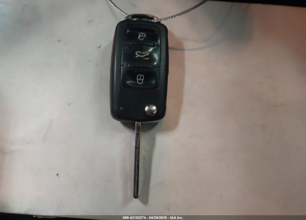 2016 VOLKSWAGEN JETTA VIN: 3VWD67AJ9GM261972