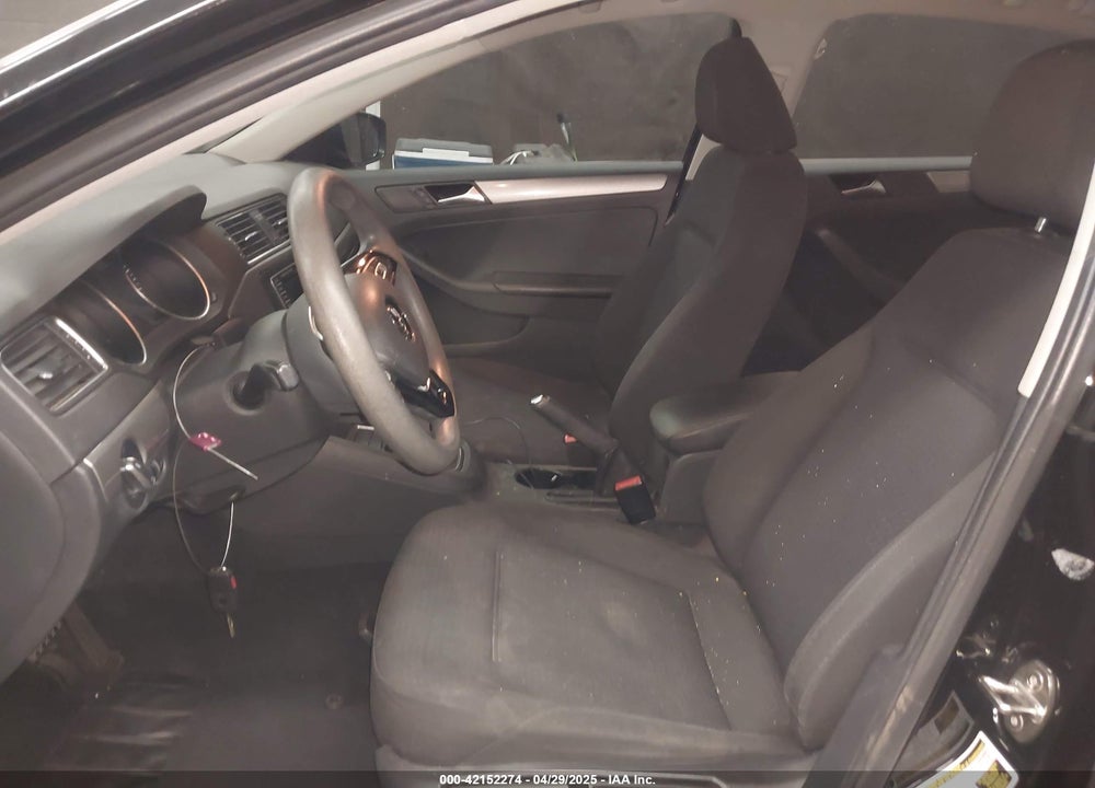 2016 VOLKSWAGEN JETTA VIN: 3VWD67AJ9GM261972