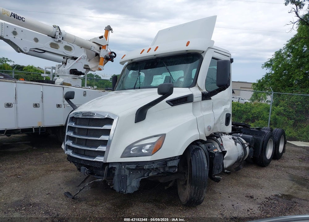 2023 FREIGHTLINER NEW CASCADIA 116 VIN: 3AKJHTDV6PDNW7408