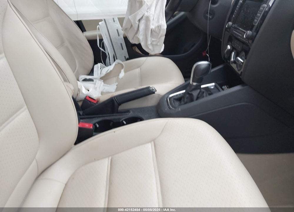 2015 VOLKSWAGEN JETTA VIN: 3VWLA7AJ7FM265897