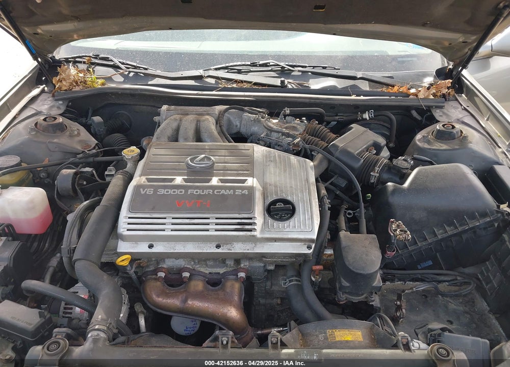 2001 LEXUS ES 300 VIN: JT8BF28G110334879