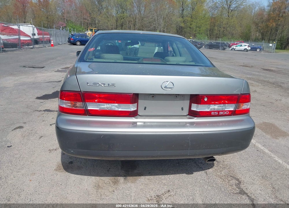 2001 LEXUS ES 300 VIN: JT8BF28G110334879
