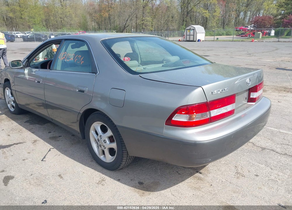 2001 LEXUS ES 300 VIN: JT8BF28G110334879