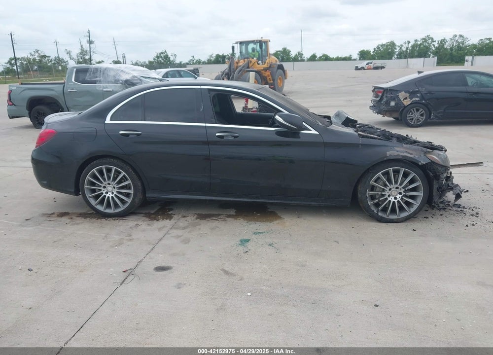 2015 MERCEDES-BENZ C 400 4MATIC VIN: 55SWF6GB1FU028501