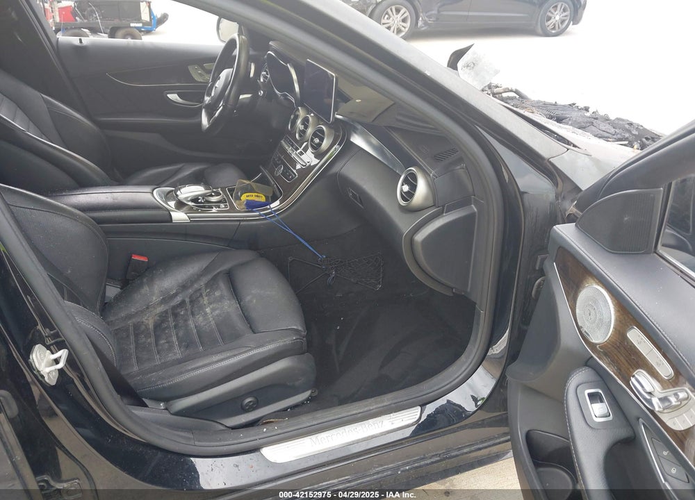 2015 MERCEDES-BENZ C 400 4MATIC VIN: 55SWF6GB1FU028501